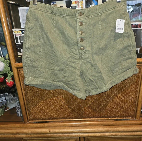 We The Free Moxie Olive Green Button Front Shorts - Picture 7 of 8